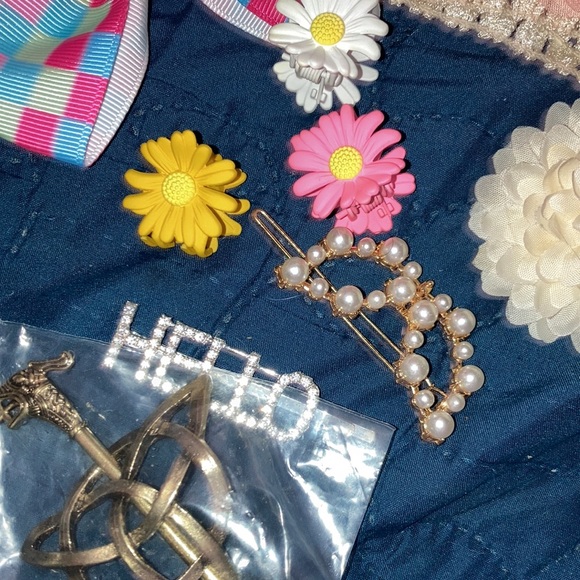 ๐HAIR Accessories๐ - Picture 10 of 17